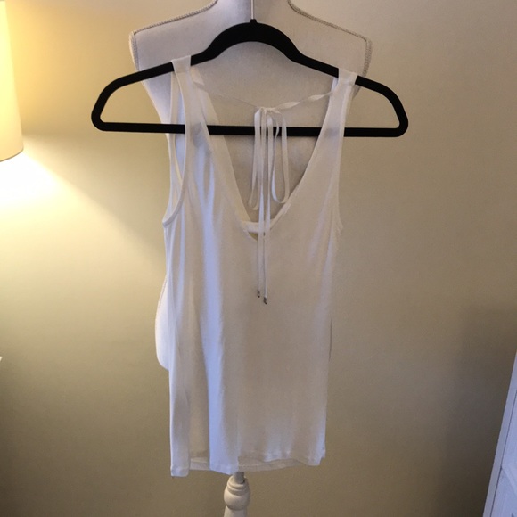 Quality White drop down neck tank - Zara’s high end brand - Picture 2 of 6